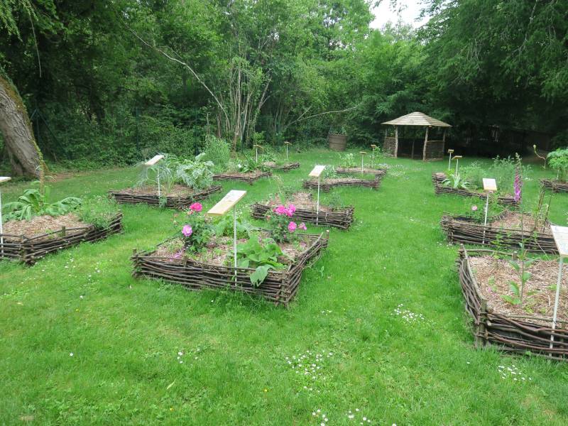 Jardin médiéval du Parc de la Belle